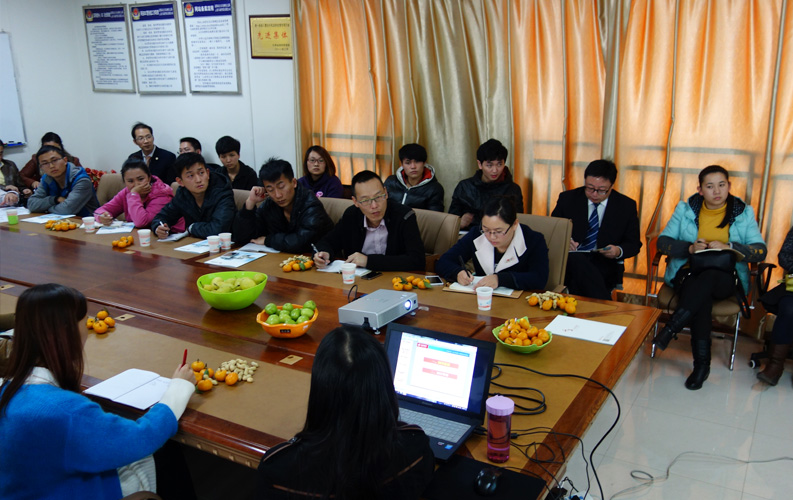 k8凯发第四届客户沙龙及网络营销分享会于2013年10月23日举行，30余家客户参加了本次沙龙和讲座，并给予高度赞许和认可。事实证明，k8凯发在不断强化产品和服务品质的同时，我们还持续不断加强对客户网站运营和营销推广上的支持。选择k8凯发，就是选择了一条通往新媒体营销和电子商务的捷径。