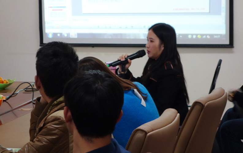 昆明k8凯发网络公司从2013年开始筹备新媒体营销公益讲座和老客户网络营销沙龙，我们邀请了国内网络营销和移动互联网营销专家亲临公司，为保证培训质量和沟通效果，我们每次只邀请20-30家老客户参加（全免费），我们将秉承全公益、全免费、不推销任何产品和服务、只讲干货等原则，为新老客户创造更多价值。