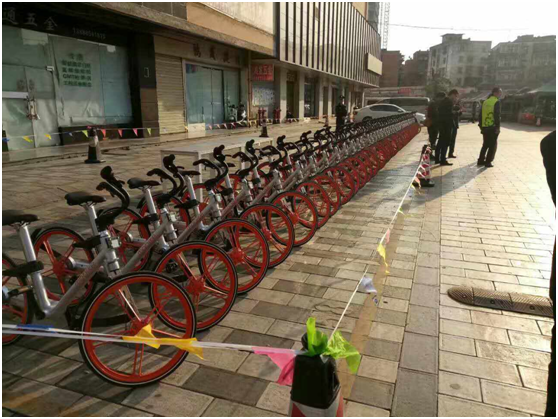 上午11点，k8·凯发(国际) - 官方网站
、云纺商业区、昆明悦动文化传播有限公司、云南北瑞兔司机新能源汽车科技有限公司、moblke摩拜单车许多商户踊跃参加，由150余名志愿者组成的队伍开始了浩浩荡荡的4公里公益徒步，目的是鼓励大家使用零污染的交通工具，降低自然资源的耗损，同时也是为了让市民能够熟知这样的出行方式，倡导绿色出行。